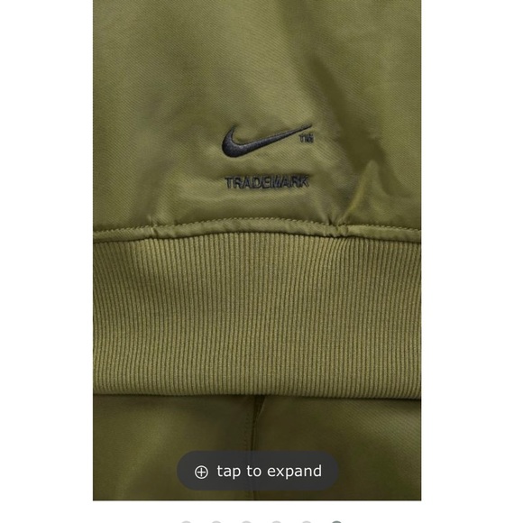 NIKE
SPORTSWEAR SWOOSH THERMA-FIT SYNTHETIC-FILL BOMBER - Picture 9 of 14